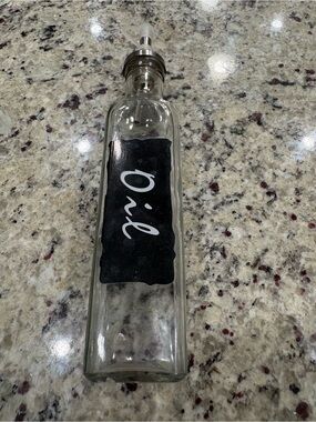 Square glass oil dispenser Unbranded good condition